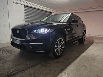 Jaguar F-Pace 2.0 D 180 CV