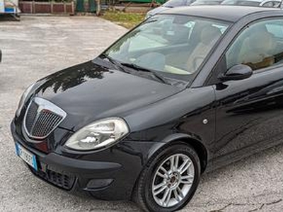 Lancia Ypsilon 1.2 16V Platino