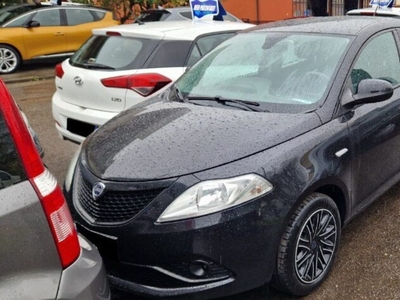 Lancia Ypsilon 1.2 69 CV 5 porte Elefantino usato