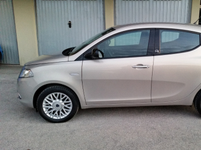 Lancia Ypsilon 1.2 Ecochic bifuel