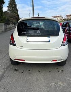 Lancia Ypsilon 1.2 silver benzina 11/2015