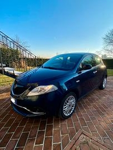 Lancia Ypsilon 1.3 diesel mjt s&s silver 95cv