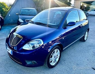 Lancia Ypsilon 1.3 MJT 75 CV Platino