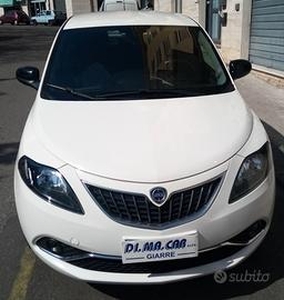 LANCIA Ypsilon Hybrid 1.0 Ecochic Gold