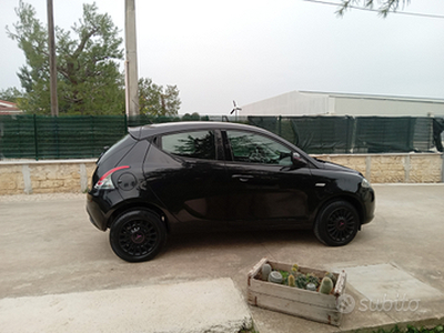 Lancia ypsilon twinair 5 porte