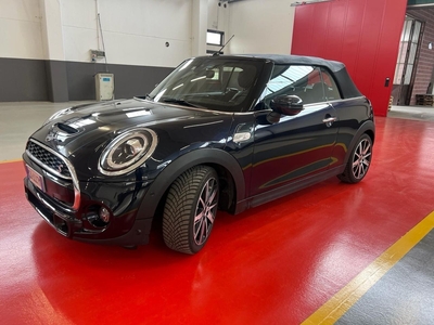 Mini Cooper S Cabrio Sidewalk