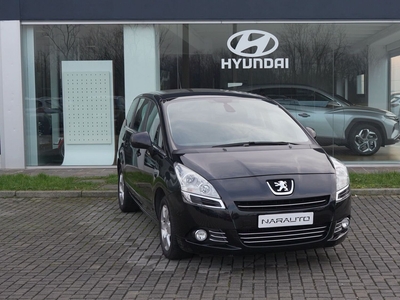 Peugeot 5008 1.6 HDi 112CV Tecno usato