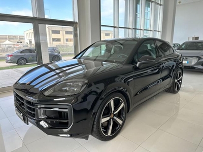 Porsche Cayenne Coupé 3.0 V6 E-Hybrid nuovo