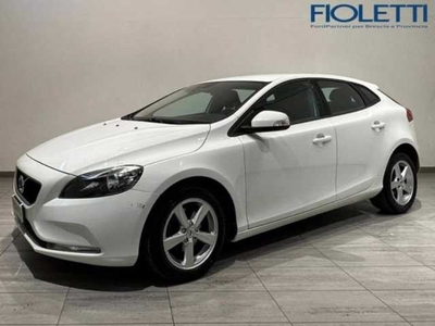 Volvo V40 D2 Momentum da Fioletti .