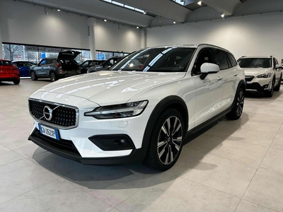 Volvo V60 Cross Country D4 AWD Geartronic Pro 140 kW