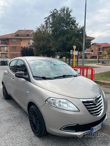 Lancia Ypsilon 1.2 69 CV 5P GPL EcoChic Gold 51 kw