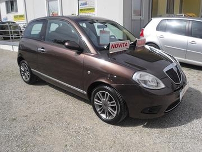 Lancia Ypsilon 1.3 MJT 75 CV Argento neopatentati