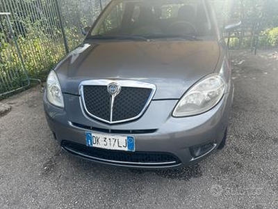 Lancia Ypsilon 1.3 MJT 75 CV Oro Giallo Automatica