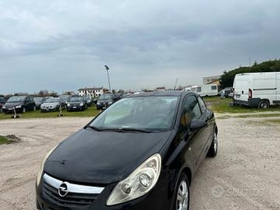 Opel Corsa 1.2 3 porte Club NEOPATENTATI