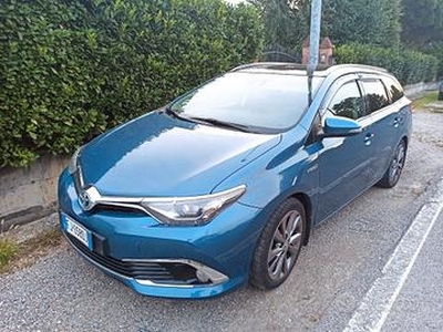 TOYOTA Auris touring sport Lounge 1.8 Hybrid GPL