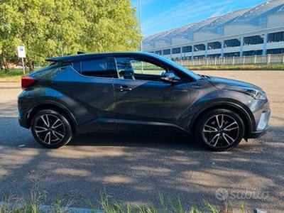 Toyota CHR C-hr HYBRID allestimento TREND con NAVI