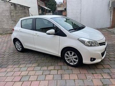 Toyota Yaris 1.0 5 porte 115400km ok neopatentati