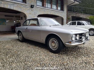 Usato 1968 Alfa Romeo 1750 1.8 Benzin 118 CV (55.000 €)