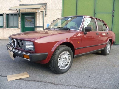 Usato 1982 Alfa Romeo Alfetta 2.0 Benzin 129 CV (8.900 €)