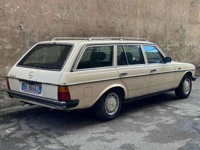 Usato 1983 Mercedes 200 2.0 LPG_Hybrid 109 CV (5.000 €)