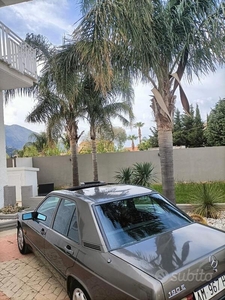 Usato 1985 Mercedes 190 2.0 Benzin 105 CV (5.000 €)