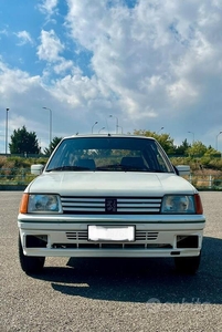 Usato 1986 Peugeot 205 1.1 Benzin 52 CV (6.500 €)