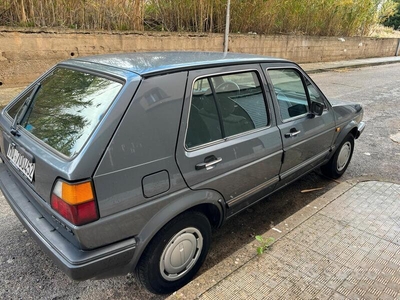 Usato 1986 VW Golf II Benzin (1.800 €)