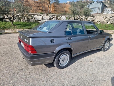 Usato 1987 Alfa Romeo 75 2.0 Benzin 148 CV (15.000 €)