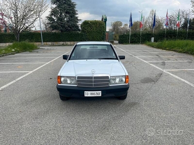 Usato 1987 Mercedes 190 2.0 Benzin 122 CV (4.900 €)