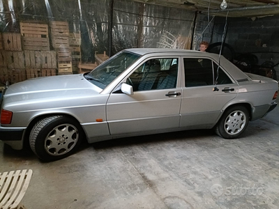 Usato 1993 Mercedes 190 Benzin (3.800 €)