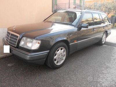 Usato 1993 Mercedes E250 2.5 Diesel (12.500 €)
