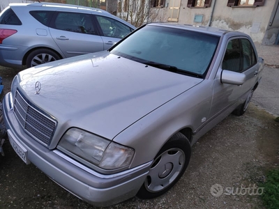 Usato 1995 Mercedes C180 1.8 Benzin 122 CV (2.000 €)