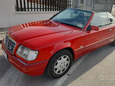 Usato 1995 Mercedes E200 2.0 Benzin 136 CV (14.800 €)