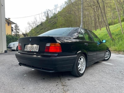 Usato 1996 BMW 316 1.6 Benzin 102 CV (3.200 €)