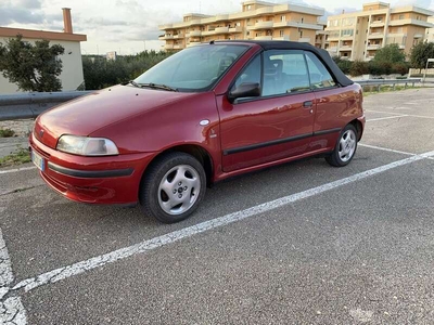 Usato 1996 Fiat Punto Cabriolet 1.2 Benzin 58 CV (5.000 €)