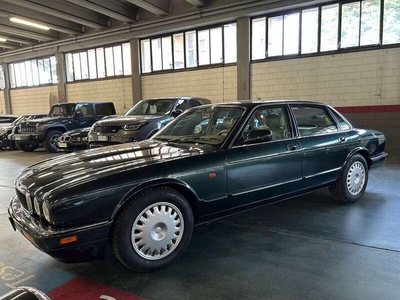 Usato 1996 Jaguar XJ6 4.0 Benzin 241 CV (10.900 €)