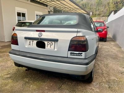Usato 1997 VW Golf Cabriolet 1.6 Benzin 101 CV (4.000 €)