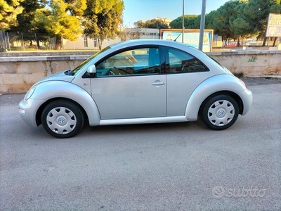 Usato 2000 VW Beetle 1.6 Benzin 102 CV (5.400 €)