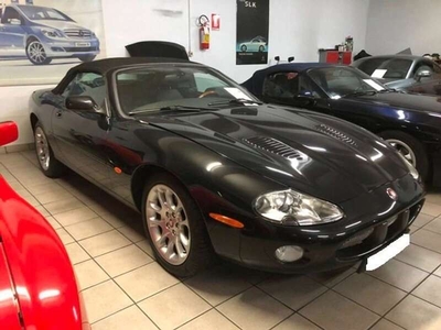 Usato 2001 Jaguar XKR 4.0 Benzin 363 CV (23.900 €)