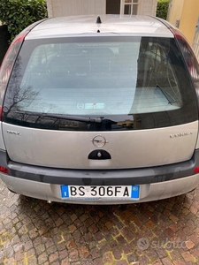 Usato 2001 Opel Corsa 1.0 Benzin 58 CV (2.000 €)