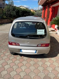Usato 2002 Fiat 600 Benzin (1.800 €)