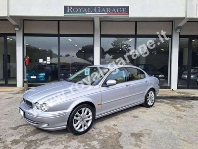 Usato 2002 Jaguar X-type 3.0 Benzin 230 CV (12.500 €)