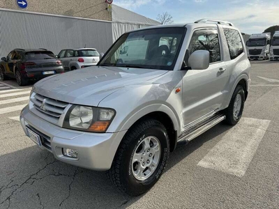 Usato 2002 Mitsubishi Pajero 3.2 Diesel 160 CV (10.900 €)