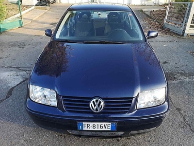 Usato 2002 VW Bora 1.6 Benzin 105 CV (2.400 €)