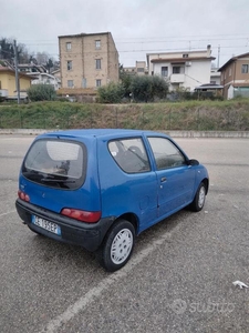 Usato 2003 Fiat 600 Benzin (1.200 €)