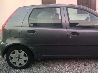 Usato 2004 Fiat Punto 1.2 Benzin 60 CV (1.000 €)
