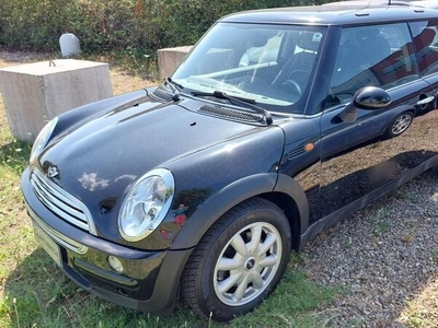 Usato 2004 Mini Cooper 1.4 Diesel 75 CV (3.200 €)