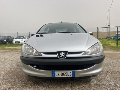 Usato 2004 Peugeot 206 1.4 Diesel 68 CV (2.490 €)