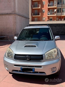 Usato 2004 Toyota RAV4 2.0 Diesel (4.500 €)