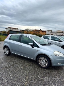 Usato 2005 Fiat Punto 1.2 Benzin 65 CV (2.500 €)